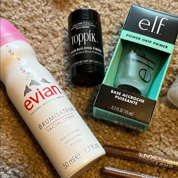 Assorted Beauty and Fragrance Set - Picture 2 of 7